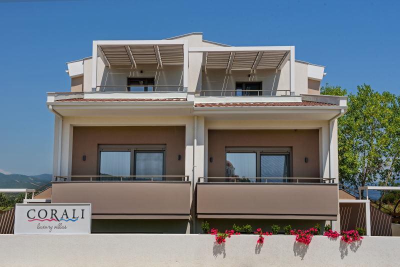 לריסוס Corali Luxury Villas מראה חיצוני תמונה